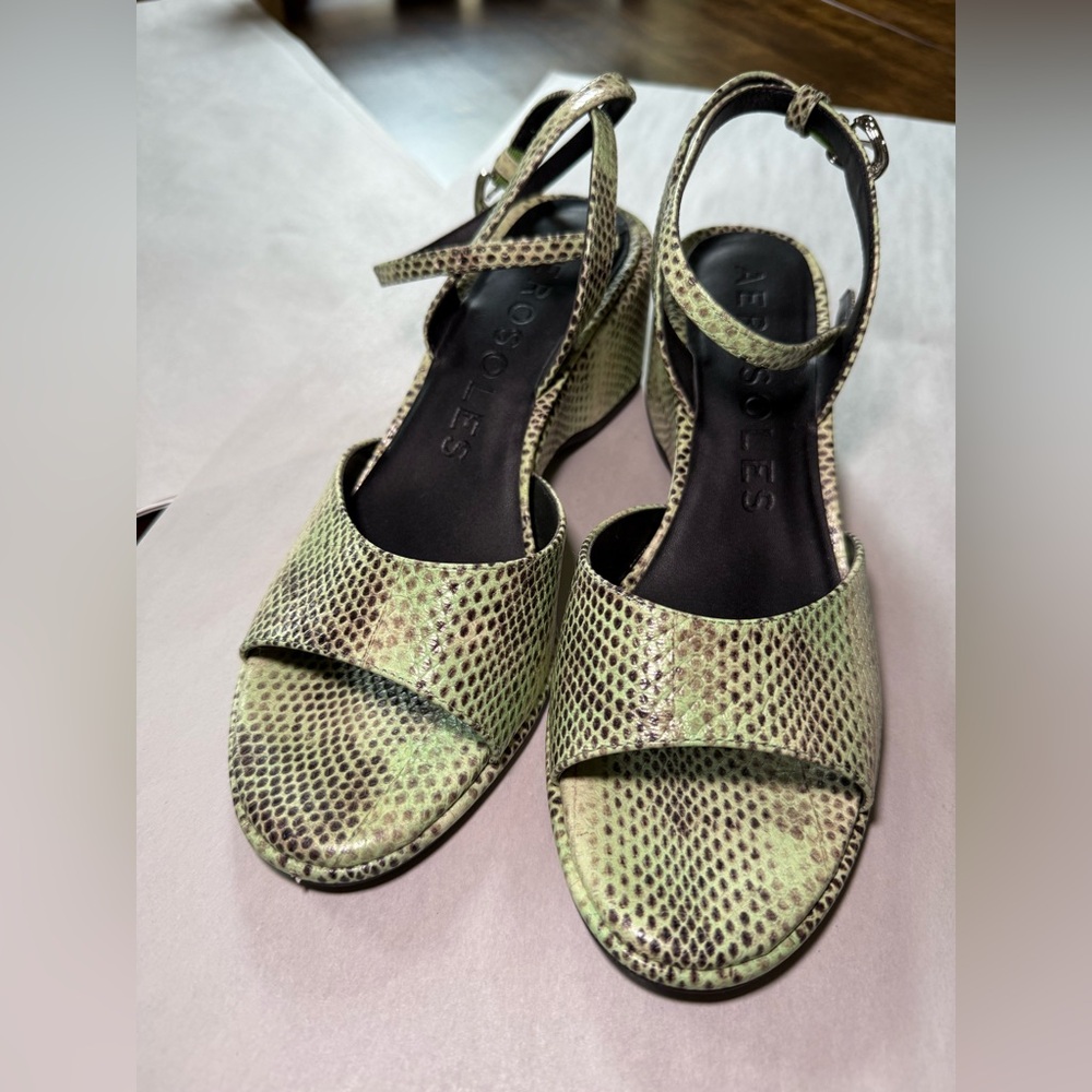 AEROSOLES Snake Print Slingback Wedge Sandals Size 9.5 - Excellent Condition